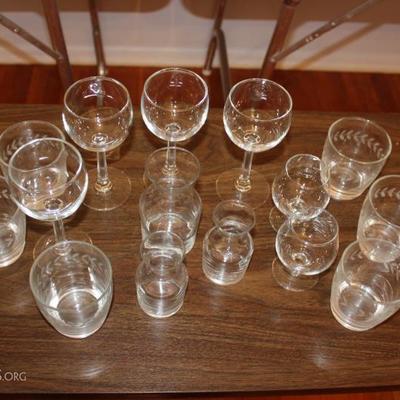 Lot #22 Etched Glass (6), Plus Extra Glass Items (9)