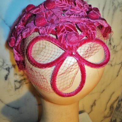 Vtg 1940's Cerise intricately detailed demi chapeau with veil