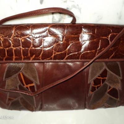  Susan Gail Embossed patched hand/shoulder leather bag merlot brick color Spain