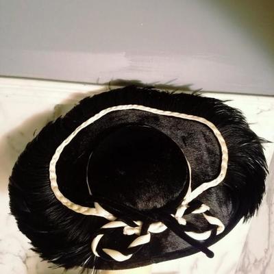 Vtg 1930's Ostrich feather wide brim platter tilt hat faux beaver details