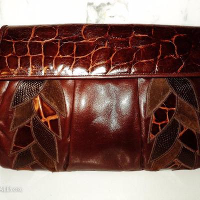  Susan Gail Embossed patched hand/shoulder leather bag merlot brick color Spain