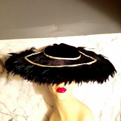 Vtg 1930's Ostrich feather wide brim platter tilt hat faux beaver details