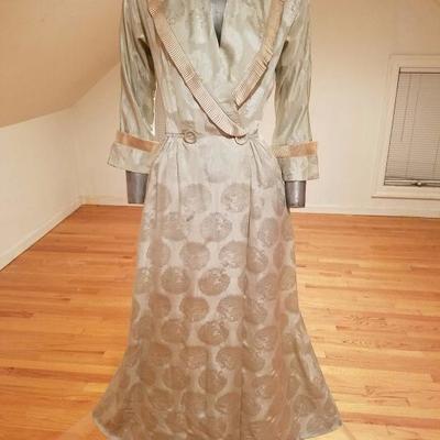  MGM Hollywood Star Elaine Ravell estate 1940's silk embossed dressing gown