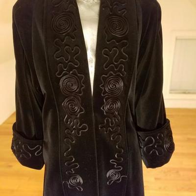 Vtg velour Opera long coat with ribbon swirl details fully lined