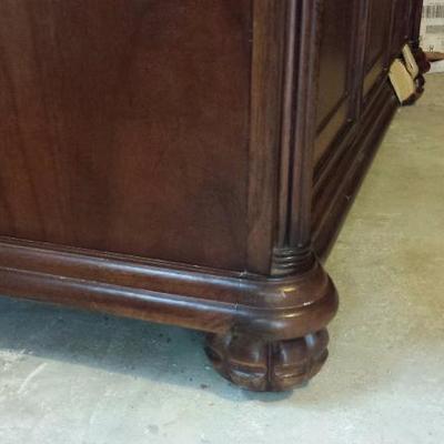 China Cabinet with light