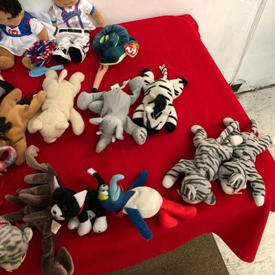 Large Collection of Beanie Babies Plush Toys 