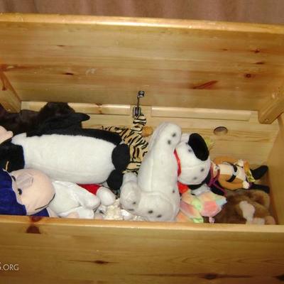 Pine wood Toy chest