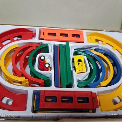 Looping Cars - NEW (Age 5+ yrs)