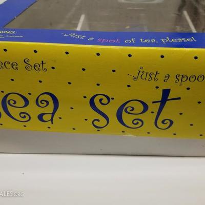Schylling brand - children's Tea Set (Ages 8+)
