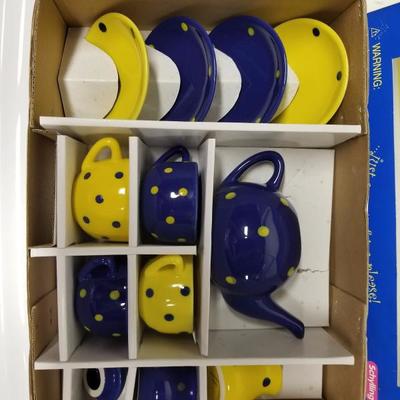 Schylling brand - children's Tea Set (Ages 8+)