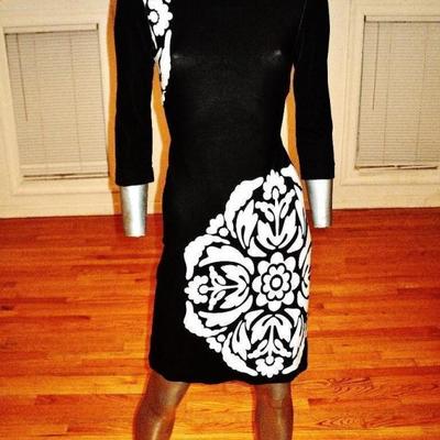 Black & White fitted color block knit dress floral bizantine design