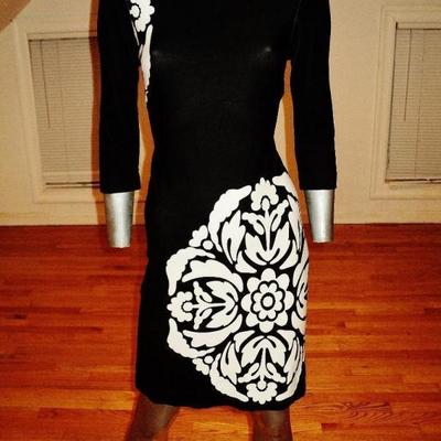 Black & White fitted color block knit dress floral bizantine design