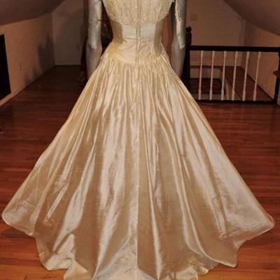 Vtg 1950's Peau de Soie guipure ball gown lace sequin pearl train