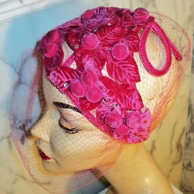 Vtg 1940's Cerise intricately detailed demi chapeau with veil