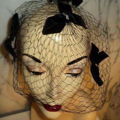 Vtg I.Offell 1940's Chapeau net cover velour rhinestone bows