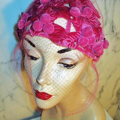 Vtg 1940's Cerise intricately detailed demi chapeau with veil