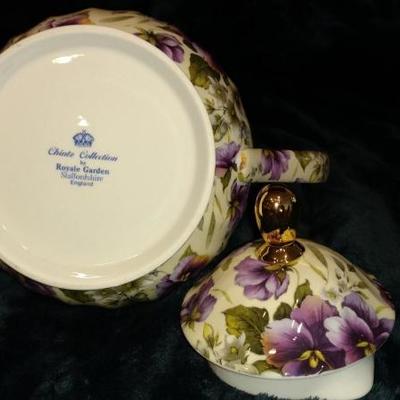 B5-24 VINTAGE Royal Garden	Teapot, Chintz Collection, Staffordshire, Eng