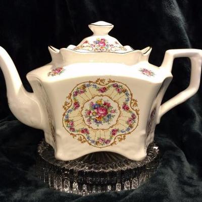 B9-51 VINTAGE Crown Burslem Teapot, Staffordshire, England