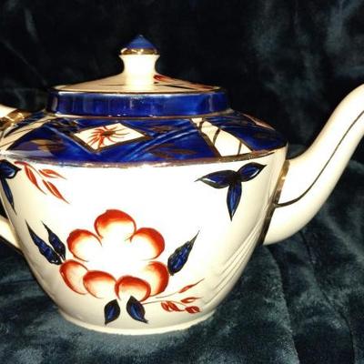 B6-27 VINTAGE Sadler Teapot, #1551 