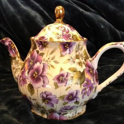 B3-12 VINTAGE ROYALE GARDEN TEAPOT-CHINTZ