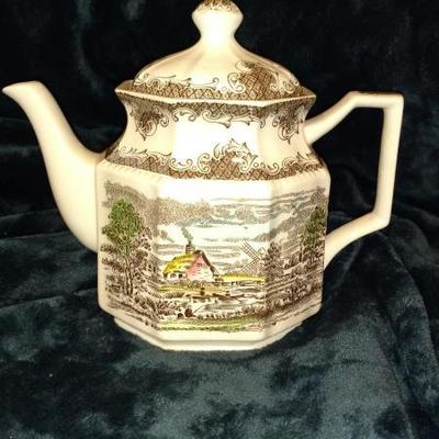 B7-39 RARE & VINTAGE Kensington Teapot, Shakespeare's Sonnets