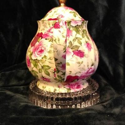 B8-41 VINTAGE Royal Gardens Teapot, Chintz Collection, Staffordshire, England