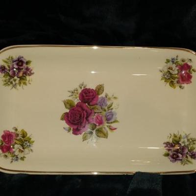 B5-26 COLLECTIBLE Price Kensington Potteries	Tray, small, Made in England