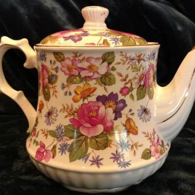 B2-10 VINTAGE Windor Teapot, Made in England
