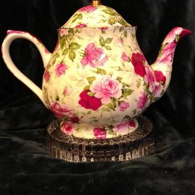 B8-41 VINTAGE Royal Gardens Teapot, Chintz Collection, Staffordshire, England