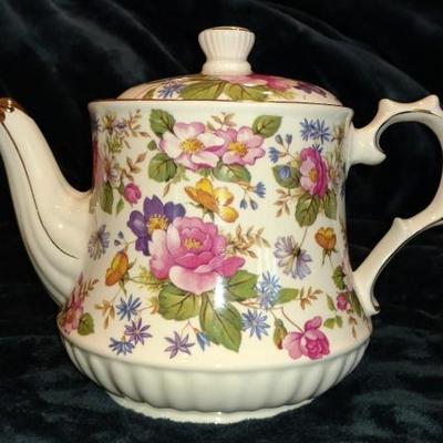 B2-10 VINTAGE Windor Teapot, Made in England