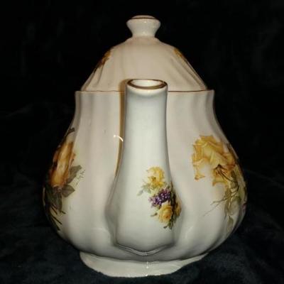 B6-30 VINTAGE Crown Burslem Teapot, Stoke-on-Trent, Made in England