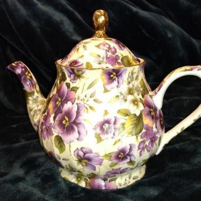 B3-12 VINTAGE ROYALE GARDEN TEAPOT-CHINTZ