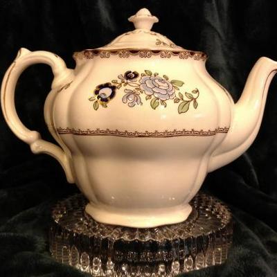 B10-61 VINTAGE BOOTHS TEAPOT A8086 Blue and White Scalloped Edges