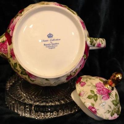 B8-41 VINTAGE Royal Gardens Teapot, Chintz Collection, Staffordshire, England