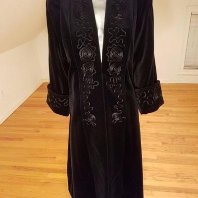 Vtg velour Opera long coat with ribbon swirl details fully lined