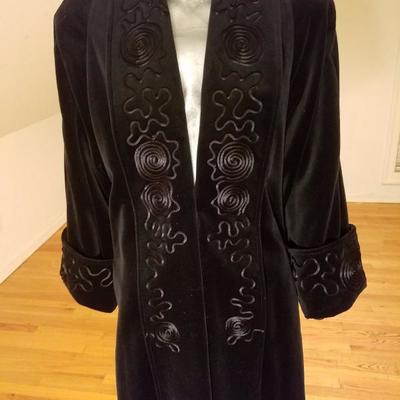 Vtg velour Opera long coat with ribbon swirl details fully lined