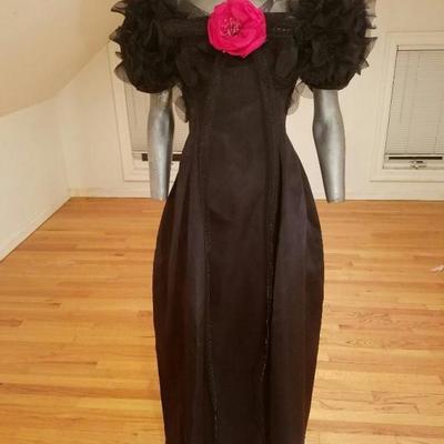 Haute Couture 1970's Bill Blass Museum worthy silk gown horsehair swirl design 