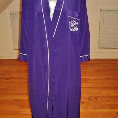 Vtg Iconic Natori Purple kimono/robe crest embroidery sash belt