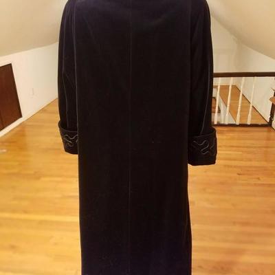 Vtg velour Opera long coat with ribbon swirl details fully lined