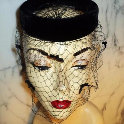 Vtg 1940's fascinator demi chapeau  bows net open crane design