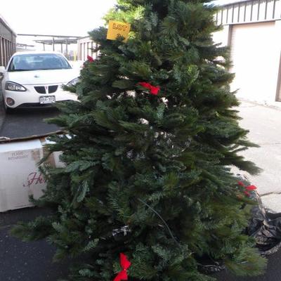 LOT 3 - 7 1/2 Foot Pre-Lit Christmas Tree