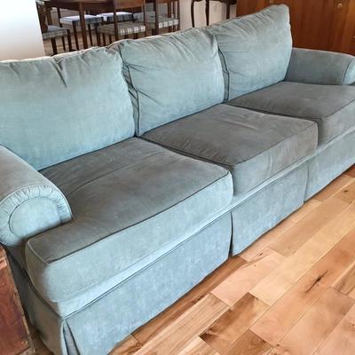 Lot 8 - Sofa/Couch