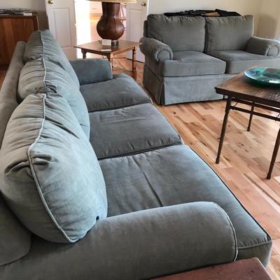 Lot 8 - Sofa/Couch