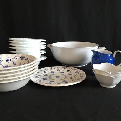 Lot 19 - Blue and White Ceramics  