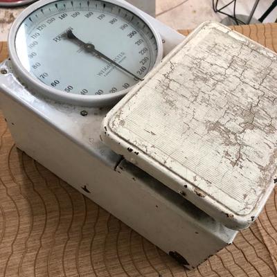 Vintage Hanson Weighmaster Scale 250 Pounds, Chippy paint