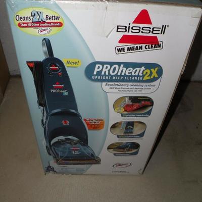 LOT 24 - NEW Bissell CARPET CLEANER