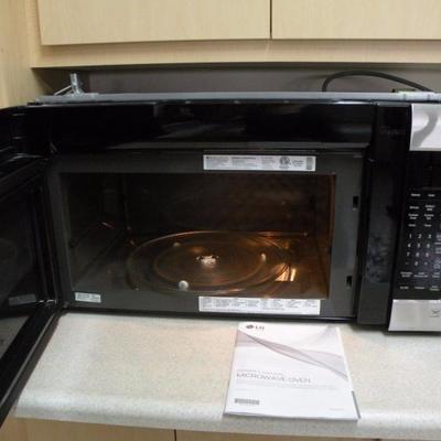 LOT 58 - Built-In MICROWAVE