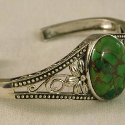 Southerwestern Style Green Mojave Tuquoise Cuff