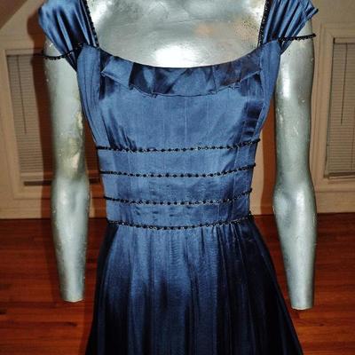  Carmen Marc Valvo collection silk grecian periwinkle beaded gown w/chain links