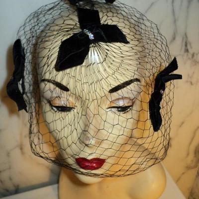 Vtg I.Offell 1940's Chapeau net cover velour rhinestone bows